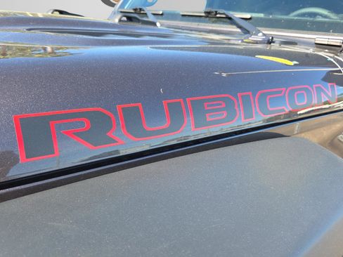 Used 2025 Jeep Wrangler Unlimited Rubicon w/ Technology Group image 32