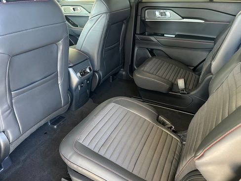 New 2026 Ford Explorer ST-Line w/ ST-Line Street Pack image 13