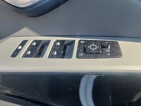Certified 2023 Kia Niro EX FWD image 25