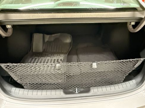 Used 2023 Hyundai Elantra SE image 27