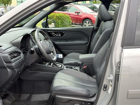 Used 2025 Subaru Forester Limited AWD/4WD image 9