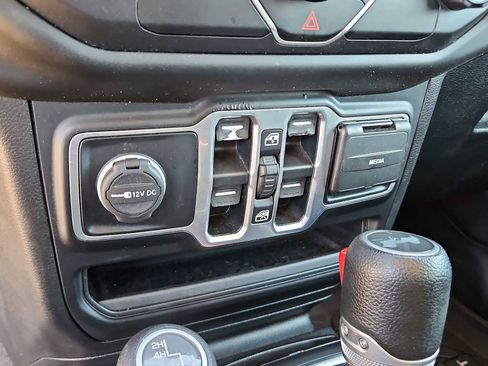 Used 2020 Jeep Wrangler Unlimited Sport S AWD/4WD image 24