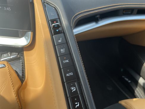 Used 2022 Chevrolet Corvette Stingray Premium Conv w/ Z51 Performance Package RWD image 30
