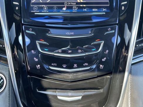 Used 2016 Cadillac Escalade Platinum image 29