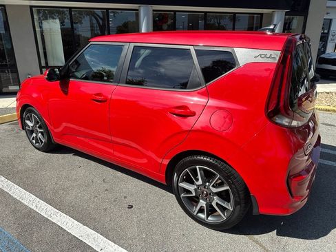 Used 2021 Kia Soul Turbo FWD image 3