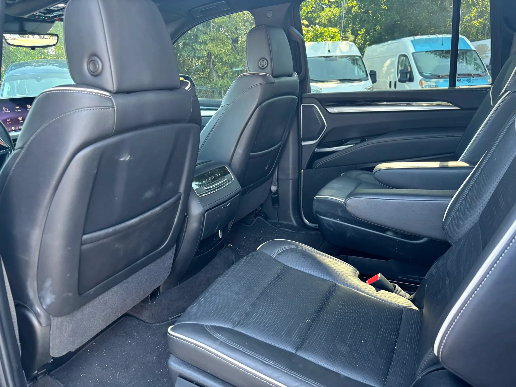 Used 2025 Cadillac Escalade ESV Sport AWD/4WD image 13