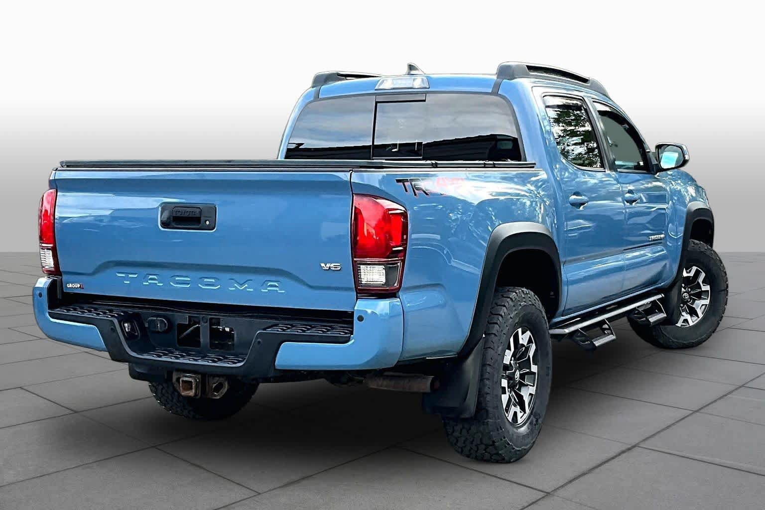 Used 2019 Toyota Tacoma TRD Off-Road w/ Technology Package AWD/4WD image 13