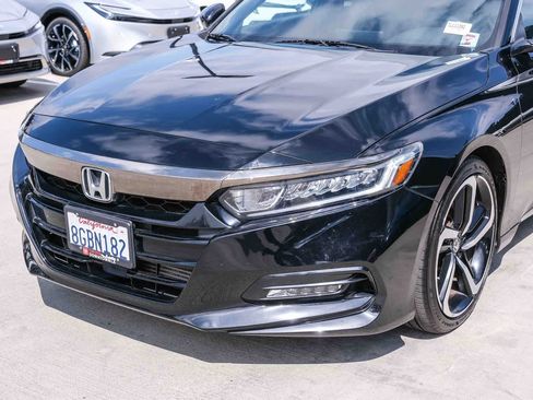Used 2018 Honda Accord Sport image 11