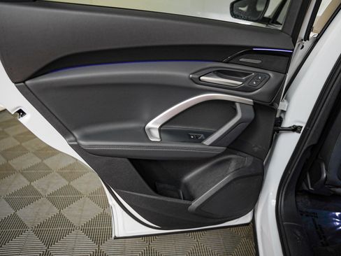 Used 2025 Audi Q5 Premium Plus w/ Premium Plus image 24