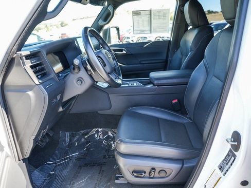 Used 2024 Lexus GX 550 w/ Cold Area Package AWD/4WD image 17