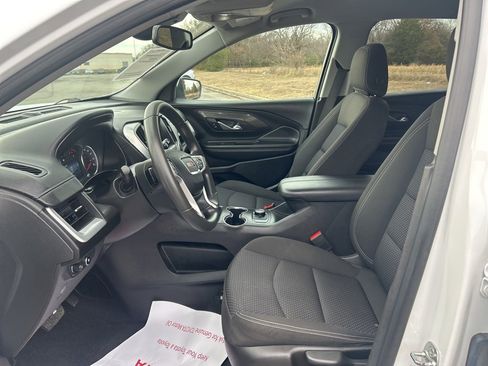 Used 2024 GMC Terrain SLE image 11