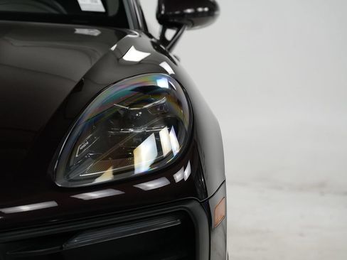 Used 2023 Porsche Macan AWD/4WD image 6