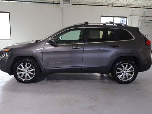 Used 2018 Jeep Cherokee Limited AWD/4WD image 4