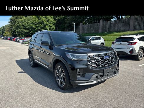 Used 2025 Ford Explorer Platinum w/ Ultimate Package AWD/4WD image 1