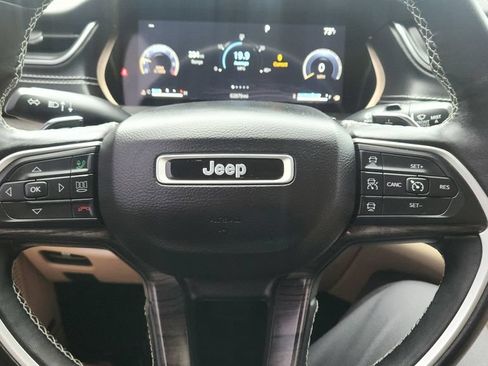 Used 2022 Jeep Grand Cherokee Limited AWD/4WD image 22