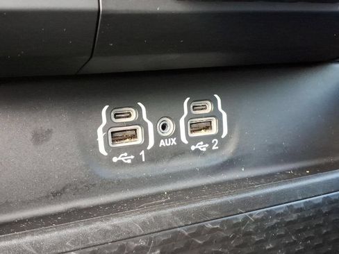 Used 2023 RAM 1500 Laramie AWD/4WD image 13