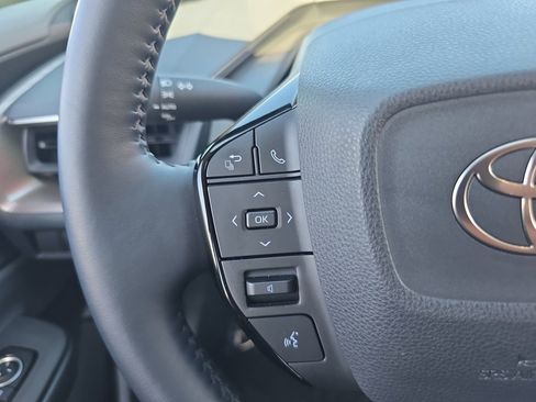 Certified 2025 Toyota Prius XLE image 21