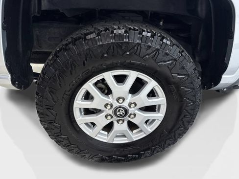 Used 2025 Toyota Tacoma SR AWD/4WD image 81