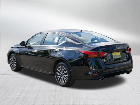 Used 2024 Nissan Altima 2.5 SV w/ SV Premium Package AWD/4WD image 5