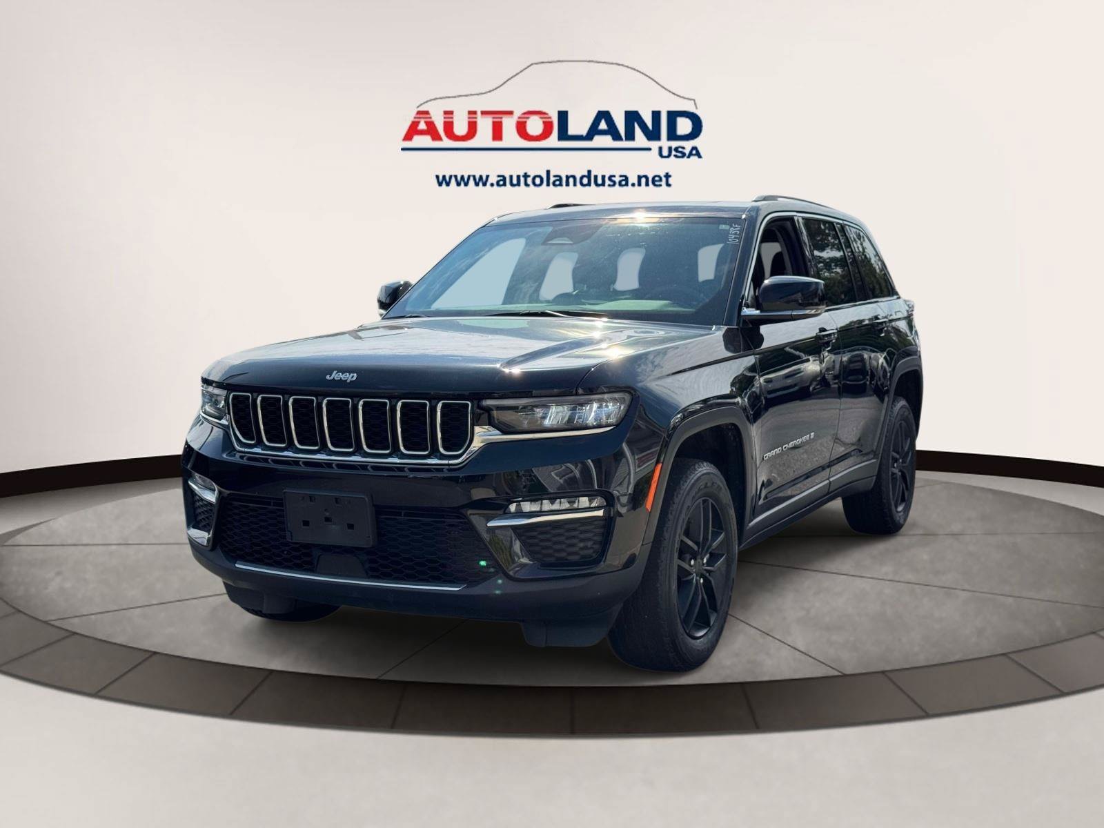 Used 2024 Jeep Grand Cherokee Limited AWD/4WD image 1