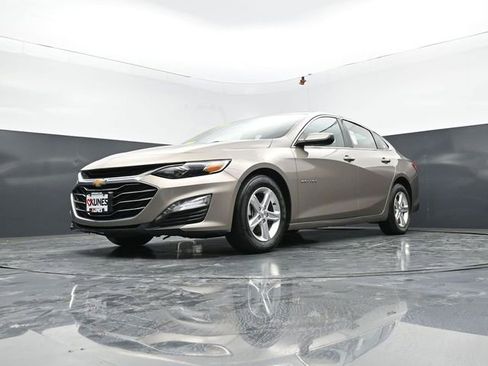 Used 2024 Chevrolet Malibu LT FWD image 46