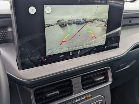 New 2025 Ford Maverick XL image 3