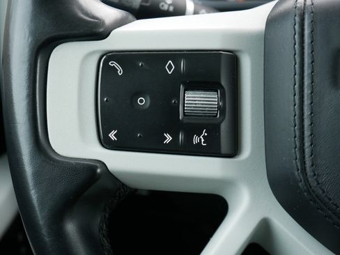 Used 2020 Land Rover Defender 110 image 20