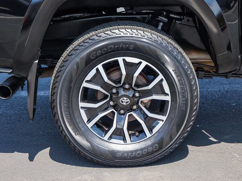 Certified 2023 Toyota Tacoma TRD Sport w/ Advanced Technology Package AWD/4WD image 9