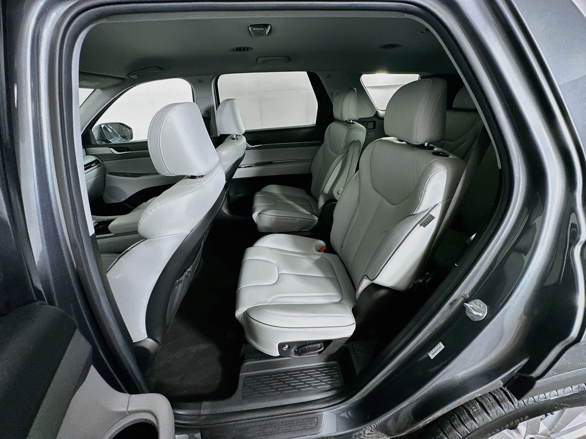 Used 2025 Hyundai Palisade SEL FWD image 28