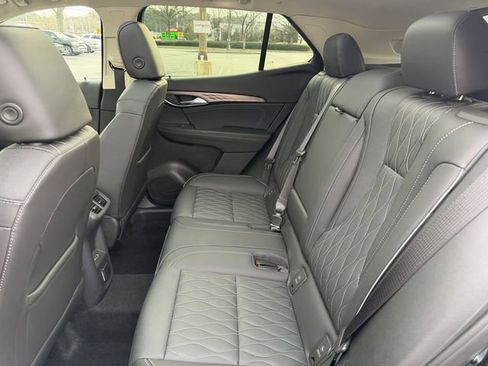 Used 2023 Buick Envision Avenir image 27