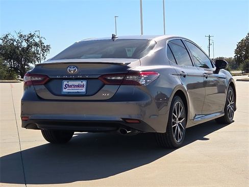 Used 2024 Toyota Camry XLE image 8