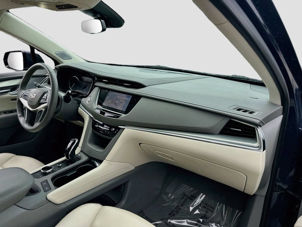 Used 2025 Cadillac XT5 Premium Luxury w/ LPO, Floor Liner Package FWD image 26