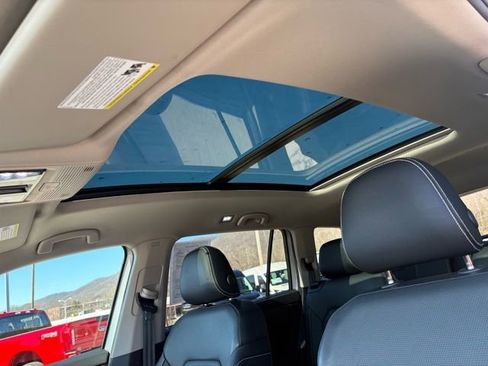 Used 2025 Volkswagen Atlas SEL image 43