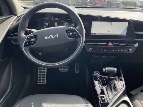 New 2026 Kia Niro SX Touring image 3