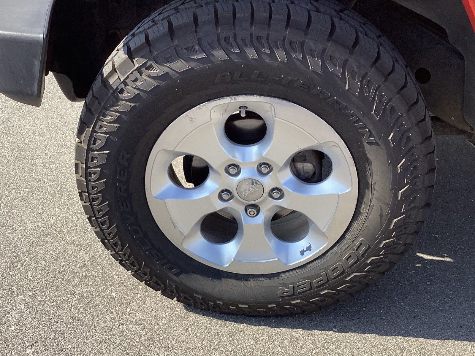 Used 2013 Jeep Wrangler Unlimited Sahara w/ Connectivity Group AWD/4WD image 9