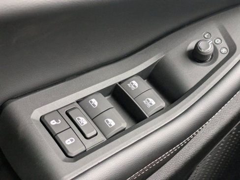 New 2025 Jeep Grand Cherokee Altitude image 26