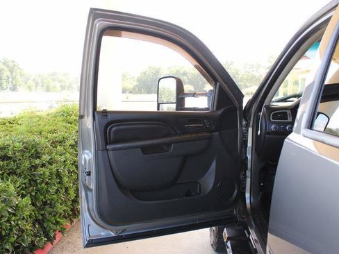Used 2013 GMC Sierra 2500 Denali w/ Suspension Package, Off-Road AWD/4WD image 27