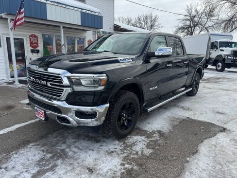 Used 2022 RAM 1500 Laramie AWD/4WD image 2
