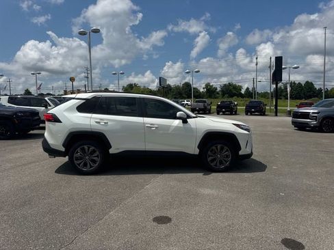 Used 2022 Toyota RAV4 XLE Premium AWD/4WD image 3