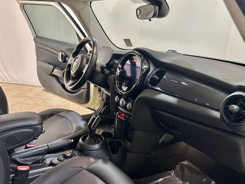 Used 2022 MINI Cooper 4-Door Hardtop FWD image 19