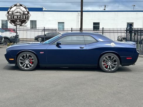Used 2014 Dodge Challenger SRT8 RWD image 1