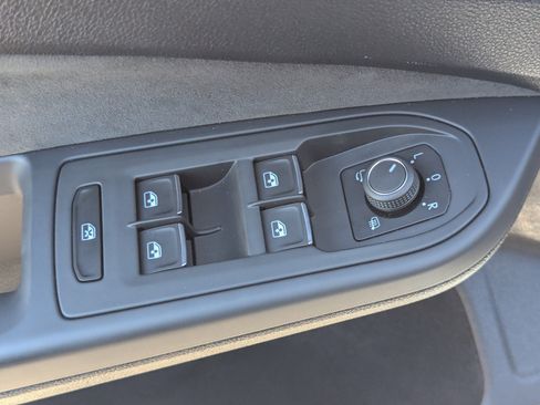 Used 2024 Volkswagen GTI SE w/ MDO Package image 23