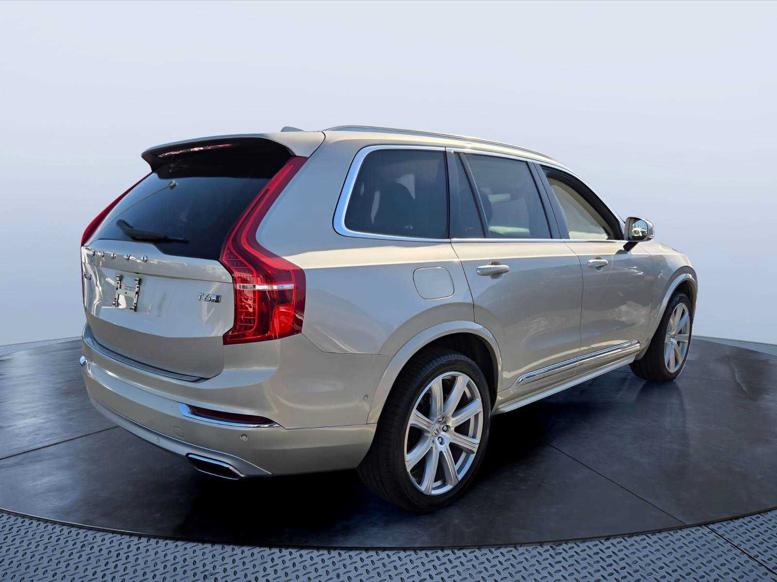 Used 2018 Volvo XC90 T6 Inscription w/ Convenience Package AWD/4WD image 3