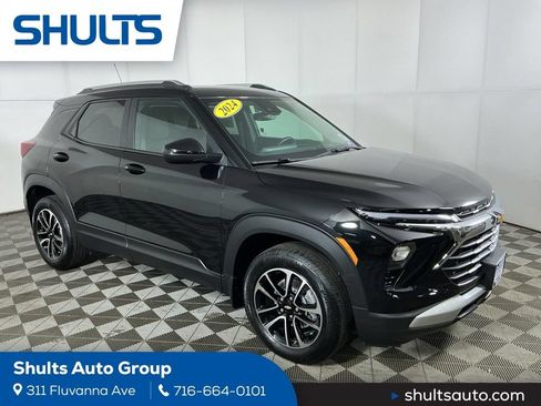 Used 2024 Chevrolet TrailBlazer LT w/ LT Cold Weather Package AWD/4WD image 1