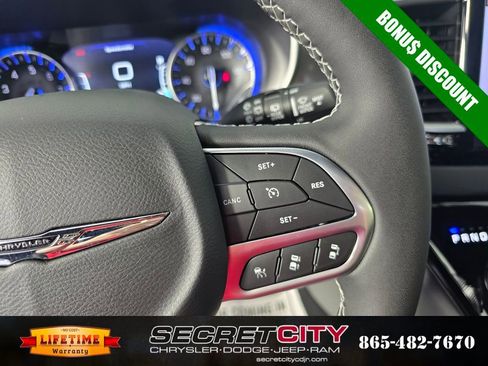 New 2026 Chrysler Voyager LX image 17