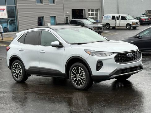 New 2026 Ford Escape Base image 9