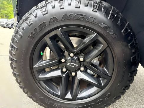 Used 2021 Chevrolet Silverado 1500 LT Trail Boss AWD/4WD image 13
