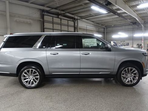 New 2026 Cadillac Escalade ESV Luxury image 8