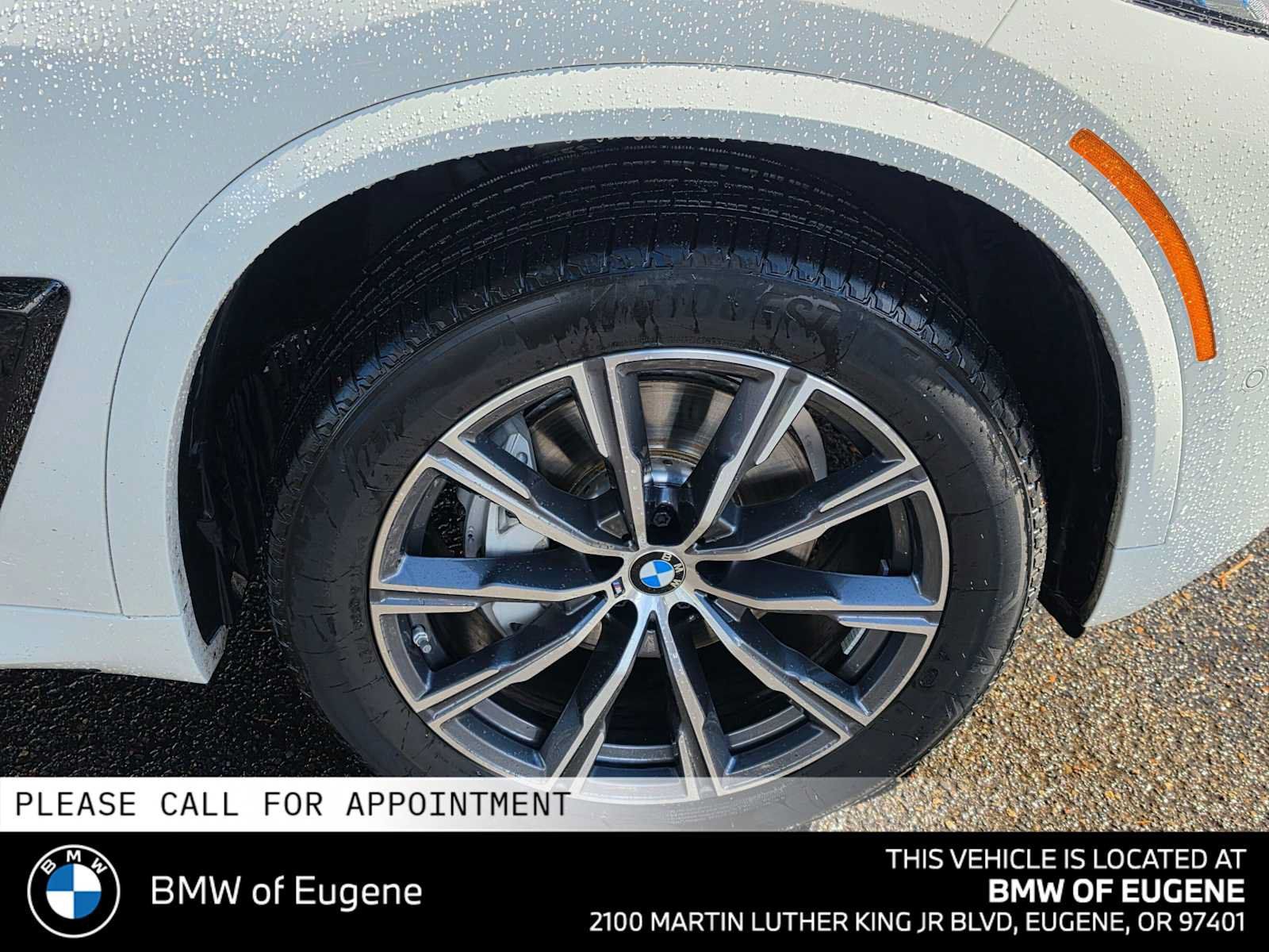 Used 2026 BMW X5 xDrive40i w/ M Sport Package AWD/4WD image 9