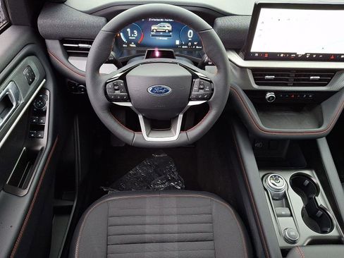 New 2026 Ford Explorer ST-Line w/ ST-Line Street Pack image 8
